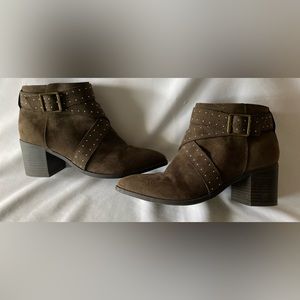 Charming Charlie Olive Suede Ankle Booties EUC Size 8